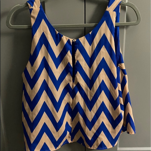 Chevron Loose Fit Cropped Tank Top - Picture 2 of 2